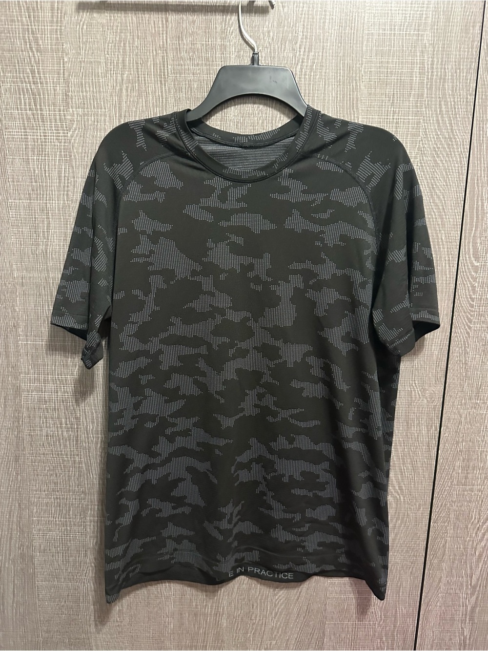 lululemon athletica Men's Short-Sleeve Performance Tee - Dark Gray Camo